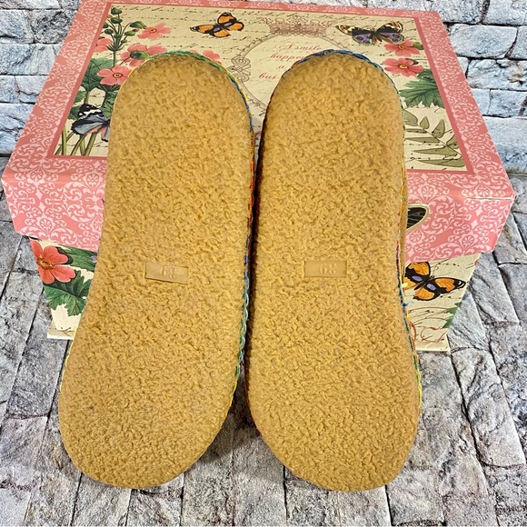 OVELO Vegan Leather Slip On Shoes Women’s - Picture 7 of 8